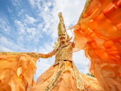 Walking-Act beim Geburtstagspicknick 2021 im Volkspark