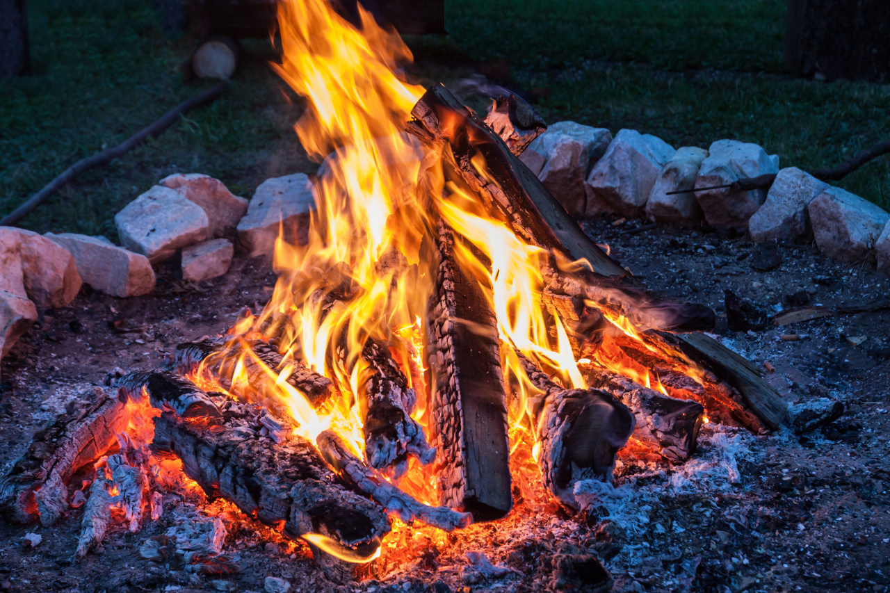 brennendes Lagerfeuer