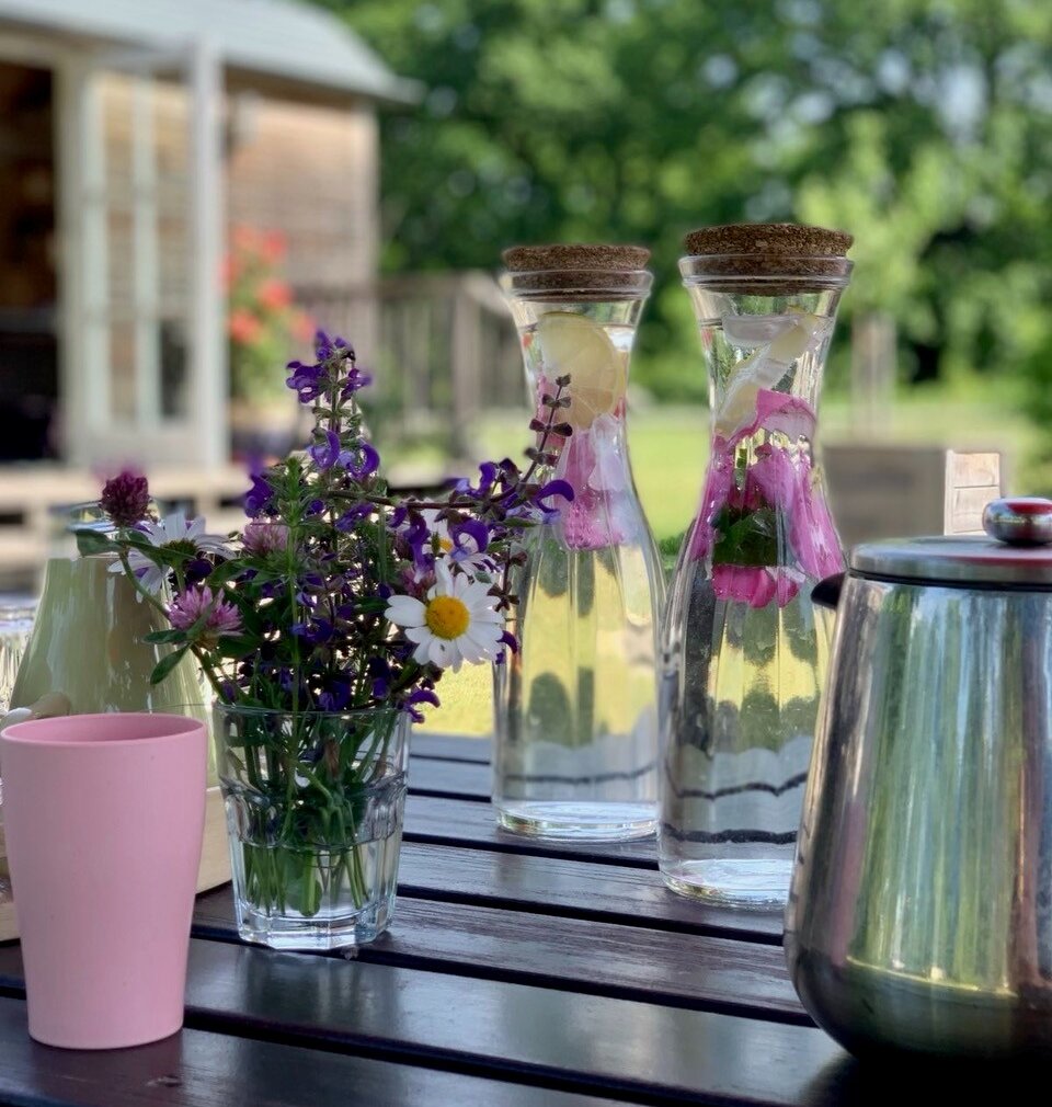 Wasserkaraffen mit Kräuter
