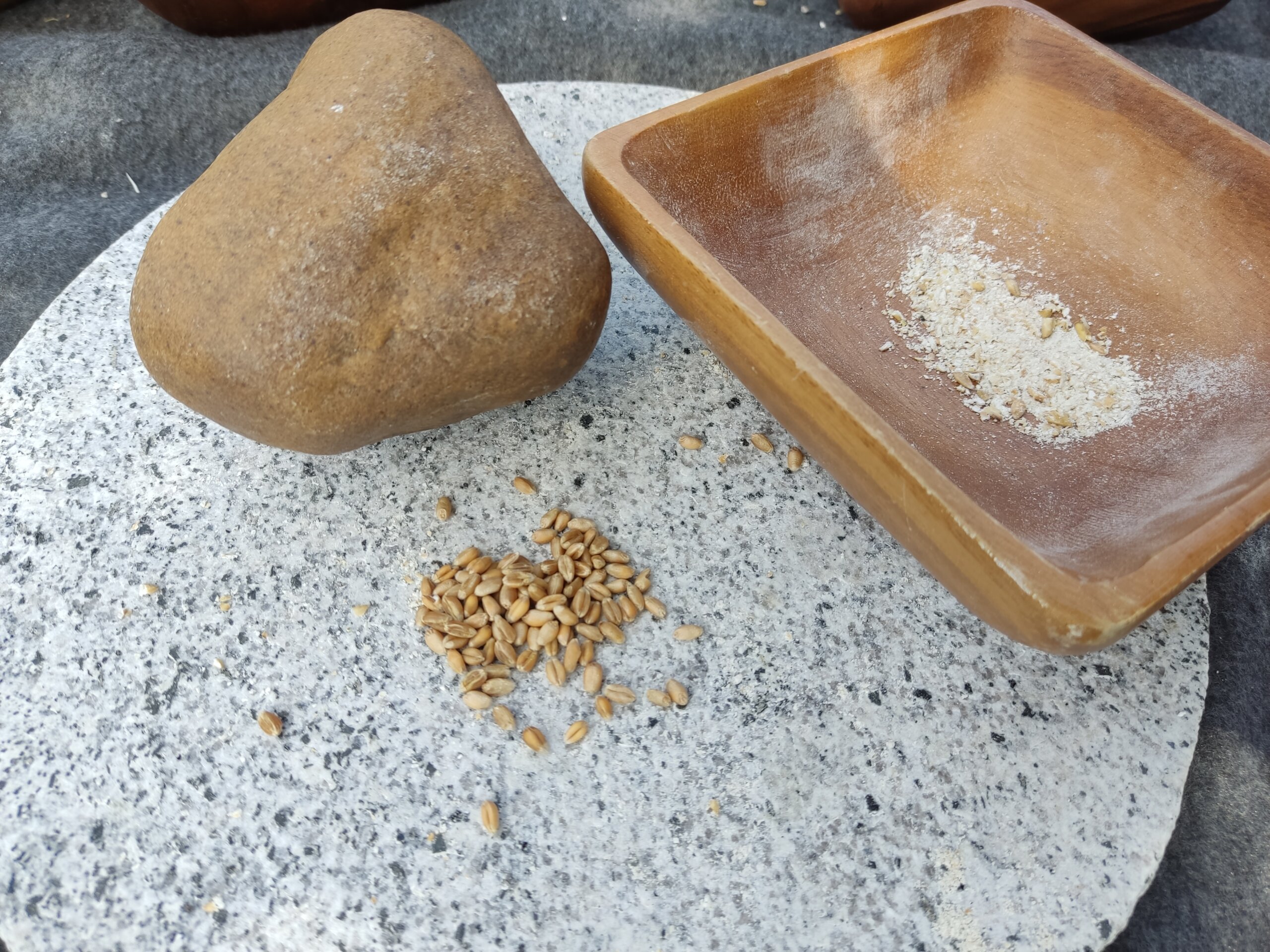 Mahlstein mit Korn