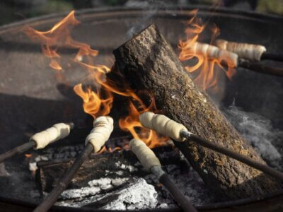 Stockbrot am Lagerfeuer