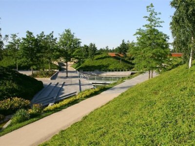 Wallkreuz im Volkspark Potsdam Gesamtansicht